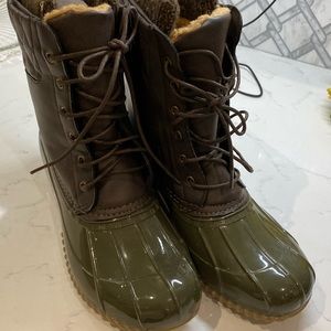 JustFab Duck boots size 9.5